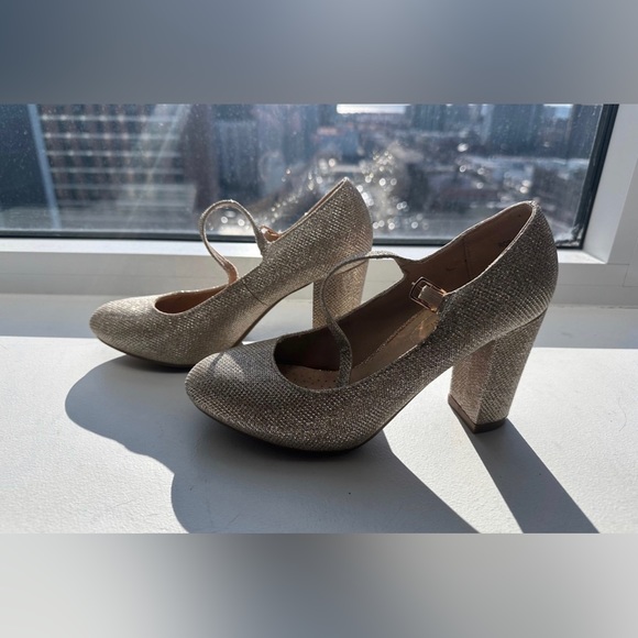 Gold Glitter Round Toe Heel Pumps - Picture 2 of 3